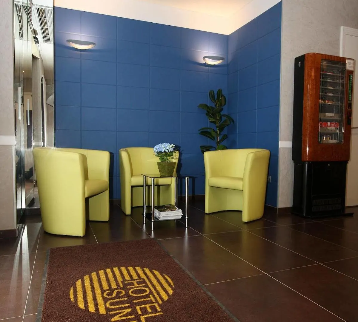 Sunny Hotel 2*